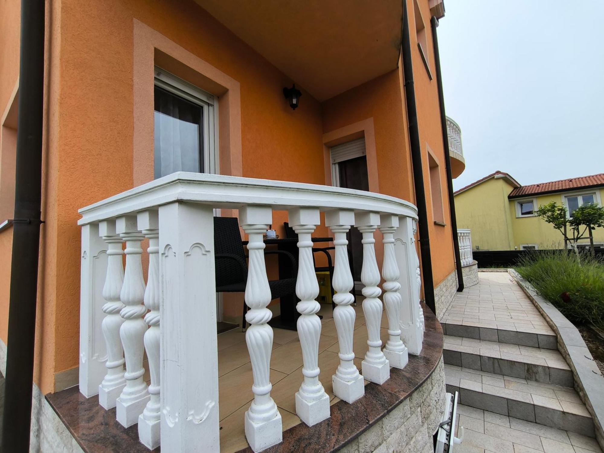 Kvarner Hill Apartment Viskovo Exterior photo